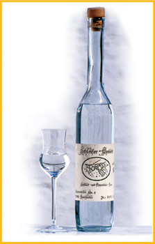 Ein hochprozentiges Souvenir aus dem Dorf der Edelsteinschleifer, das selbstgebrannte �Schleifer-Wasser�