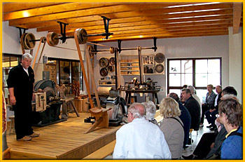 Vorttrag zum harten Alltag eines Edelsteinschleifers vergangener Zeiten Vorttrag zum harten Alltag eines Edelsteinschleifers vergangener Zeiten